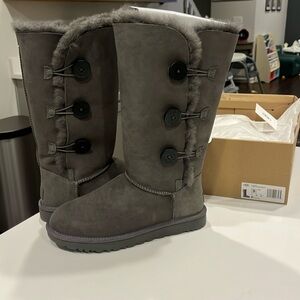 Brand New size 9 grey tall Ugg boots with buttons